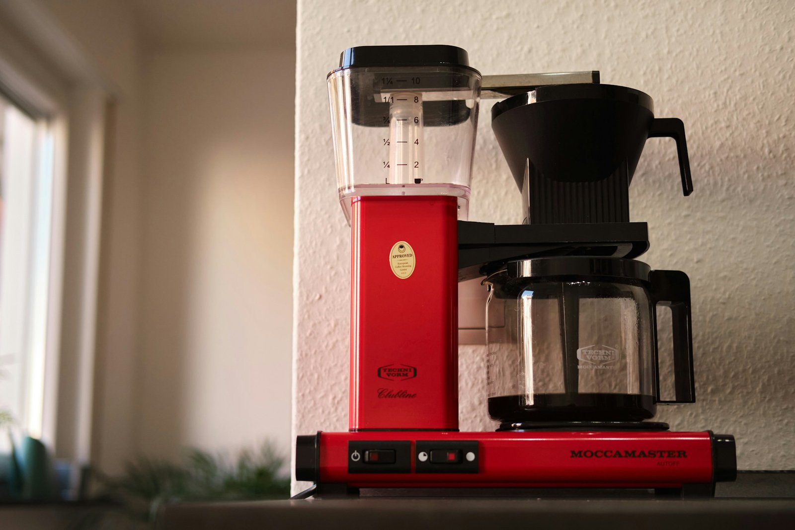 Kaffeevollautomat im Küchenbereich